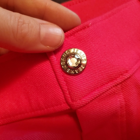 Bundle 3+ 5$ each Bright pink stretchy capris - Picture 3 of 6